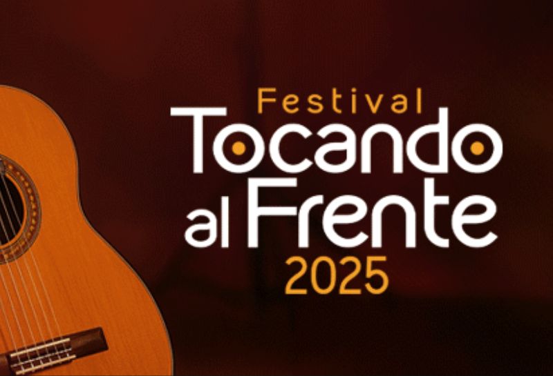 Tocando al Frente